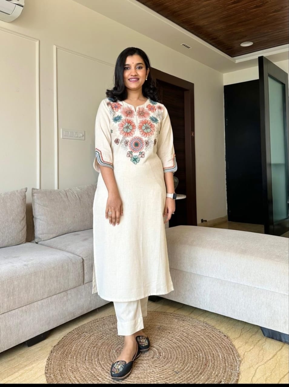 Off-White Embroidered Cotton Kurta Set with Floral Detailing