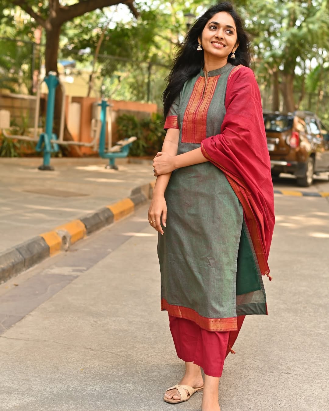 Grey & Maroon Kanchi Cotton Kurta Set with Zari Panel Detailing